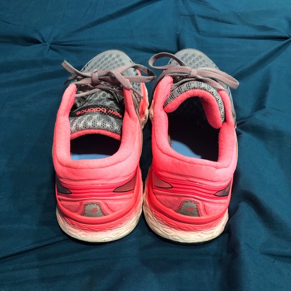 Sneakers - Picture 6 of 7